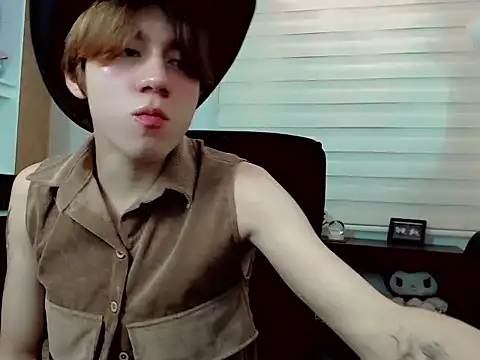 Snapshot of duvisex19 chatting on 17, 3, 2026 duvisex19 online show from 17, 3, 2026