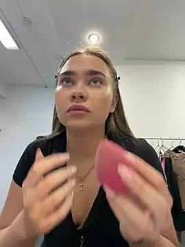 MonicaWestt online show from 10, 7, 2026