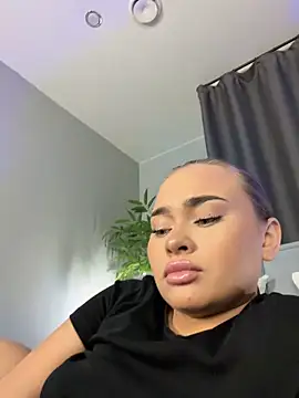 MonicaWestt online show from 13, 5, 2026