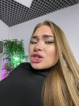 MonicaWestt online show from 15, 6, 2026