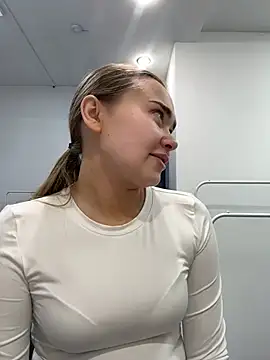 MonicaWestt online show from 22, 3, 2026