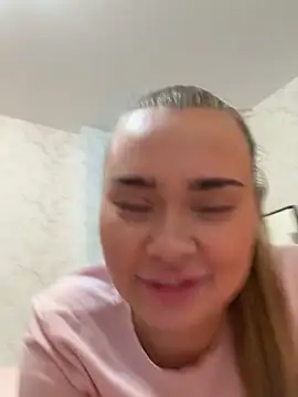 MonicaWestt online show from 13, 4, 2026