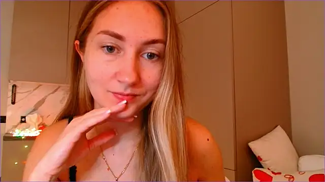 BluueSilk online show from 3, 12, 2025