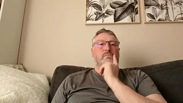 doudou310 online show from 11, 4, 2026