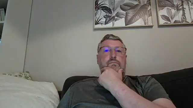 doudou310 online show from 11, 4, 2026