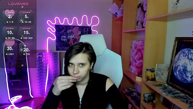 Scarlet Sirenn online show from 9, 2, 2026