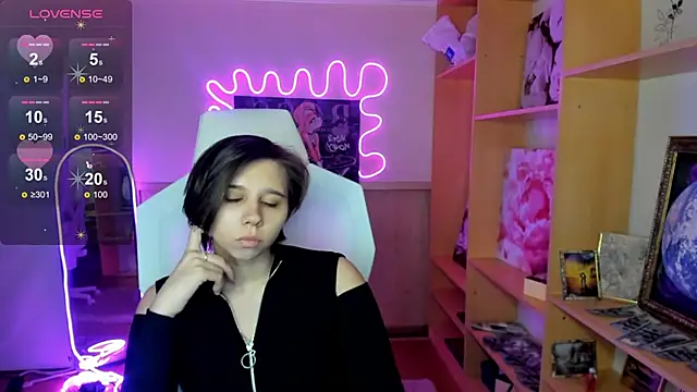 Scarlet Sirenn online show from 6, 2, 2026