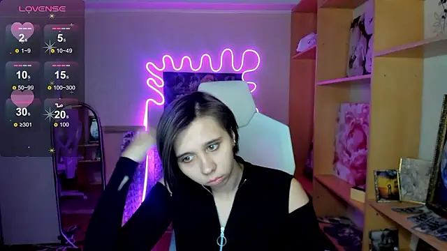 Scarlet Sirenn online show from 5, 2, 2026