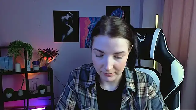 AliceChanel online show from 18, 4, 2026