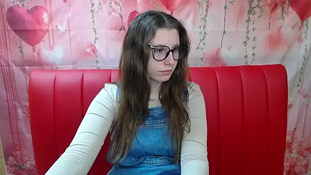 LilianaShine online show from 8, 4, 2026