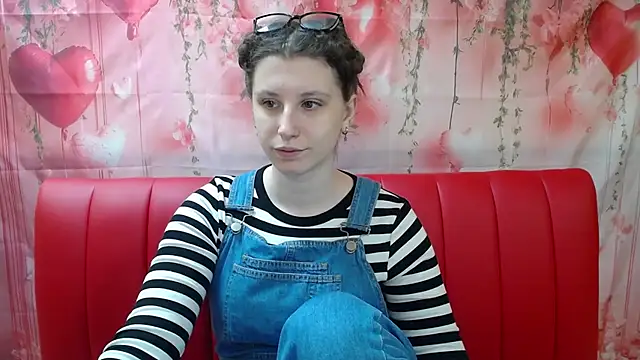 LilianaShine online show from 7, 4, 2026