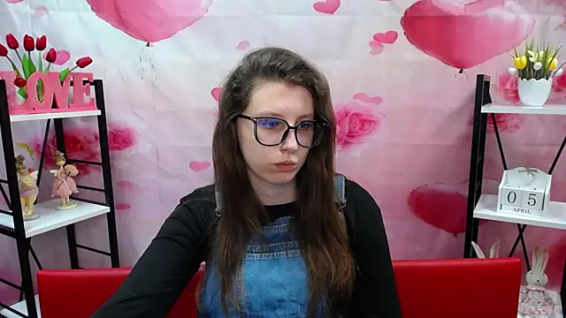 LilianaShine online show from 5, 4, 2026