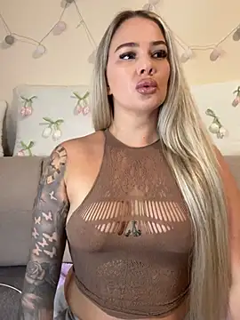 sexybatwomen33 online show from 8, 5, 2026