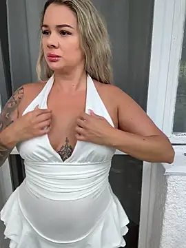 sexybatwomen33 online show from 25, 5, 2026