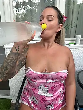 sexybatwomen33 online show from 15, 7, 2026