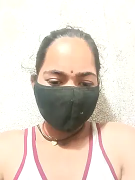 Sunali Bendre online show from 2, 4, 2026