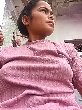 Snapshot of Sunali_Bendre chatting on 16, 7, 2026 Sunali Bendre online show from 16, 7, 2026
