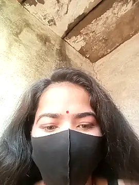 Snapshot of Sunali_Bendre chatting on 24, 2, 2026 Sunali Bendre online show from 24, 2, 2026