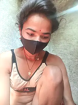 Snapshot of Sunali_Bendre chatting on 2, 3, 2026 Sunali Bendre online show from 2, 3, 2026