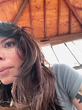 Isalove99 online show from 4, 4, 2026