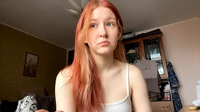 Snapshot of LaureenVielma chatting on 3, 2, 2026 LaureenVielma online show from 3, 2, 2026