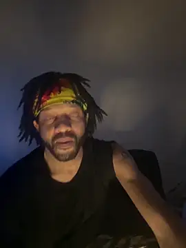 Snapshot of magic_man1085 chatting on 4, 2, 2026 magic man1085 online show from 4, 2, 2026