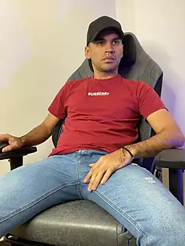 HAMILTONG12 online show from 17, 2, 2026