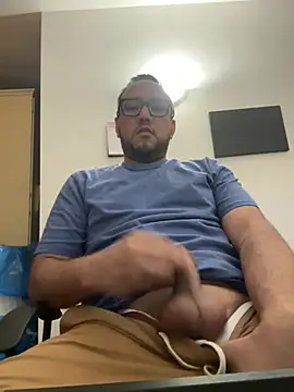 Snapshot of latinocalientehot chatting on 7, 6, 2026 latinocalientehot online show from 7, 6, 2026