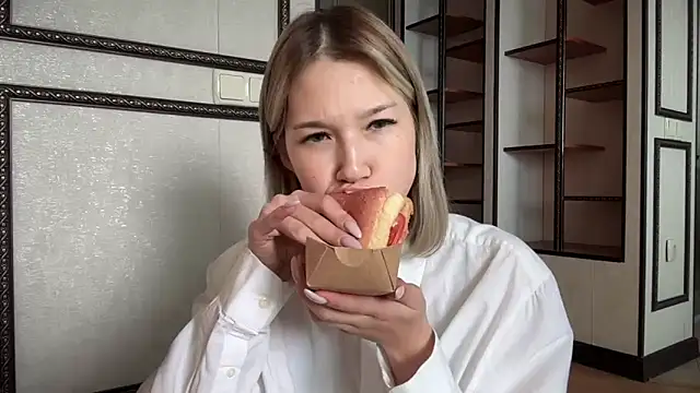 lilXdomiii online show from 13, 4, 2026