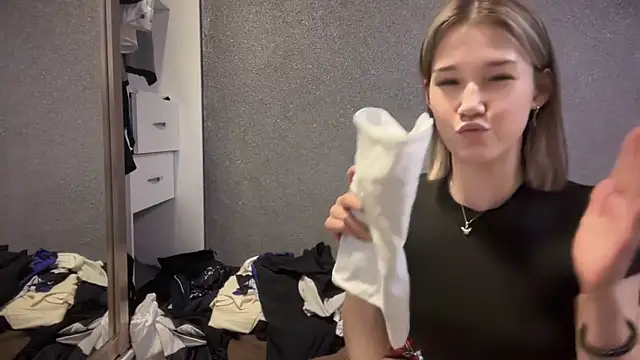 lilXdomiii online show from 18, 2, 2026