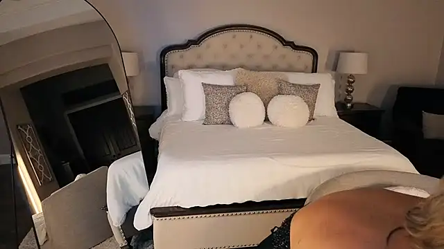 Snapshot of Hot_Wife_Amber chatting on 22, 6, 2026 Hot Wife Amber online show from 22, 6, 2026