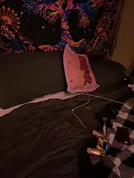 Snapshot of AngelSonnyXo chatting on 5, 4, 2026 AngelSonnyXo online show from 5, 4, 2026