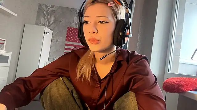 LadyFoxLove online show from 17, 2, 2026