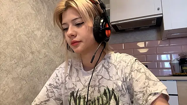 LadyFoxLove online show from 22, 2, 2026