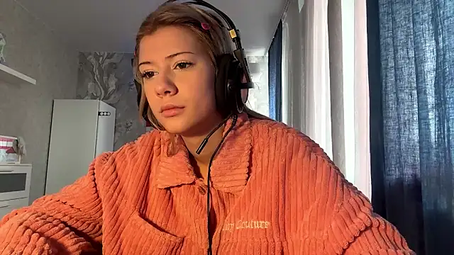 LadyFoxLove online show from 28, 2, 2026