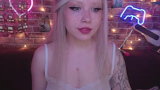 AnnaQuiin online show from 23, 2, 2026