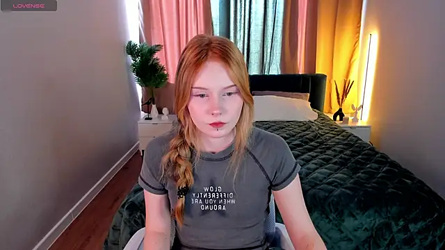 Julia Anis online show from 3, 2, 2026