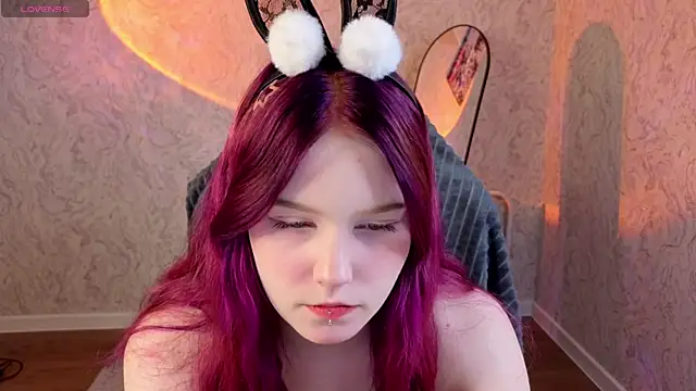 Julia Anis online show from 13, 4, 2026