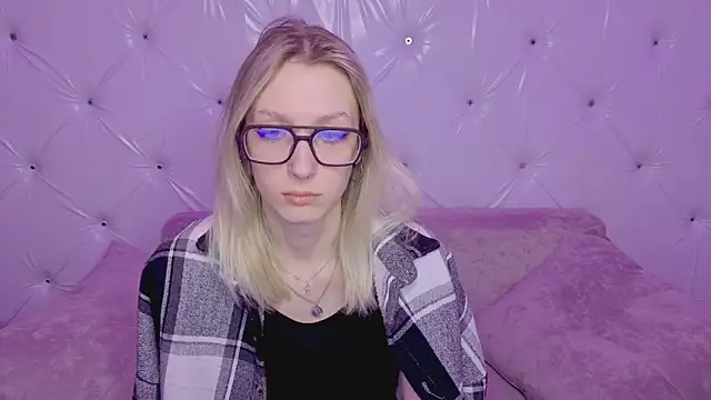 Akiro Kim7 online show from 24, 2, 2026