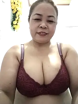 Baby-bigtits2026 online show from 11, 4, 2026