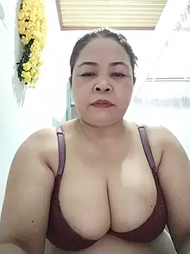 Baby-bigtits2026 online show from 18, 5, 2026
