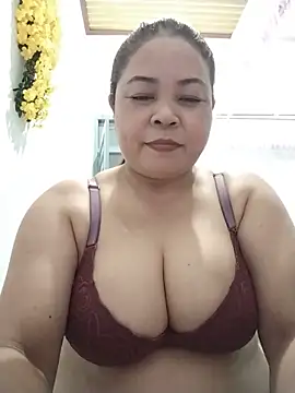 Baby-bigtits2026 online show from 20, 5, 2026