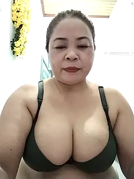 Baby-bigtits2026 online show from 9, 5, 2026