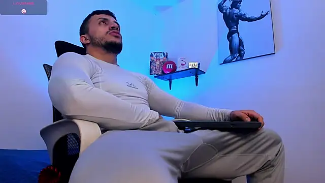 Snapshot of LiamReigns_ chatting on 18, 6, 2026 LiamReigns online show from 18, 6, 2026