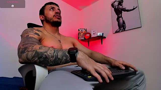 LiamReigns  online show from 20, 5, 2026