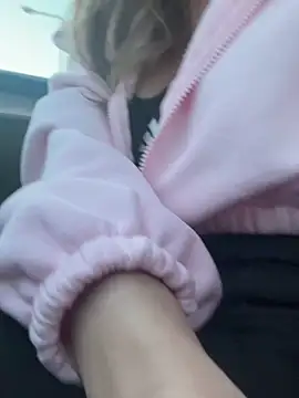 AmeelliaRose online show from 9, 3, 2026