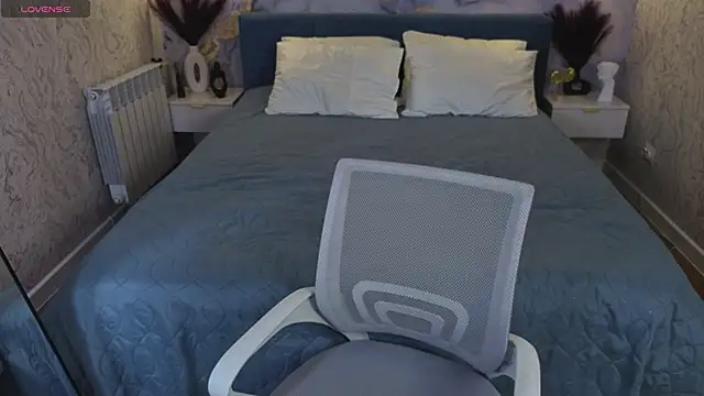 Kate Krose online show from 5, 3, 2026