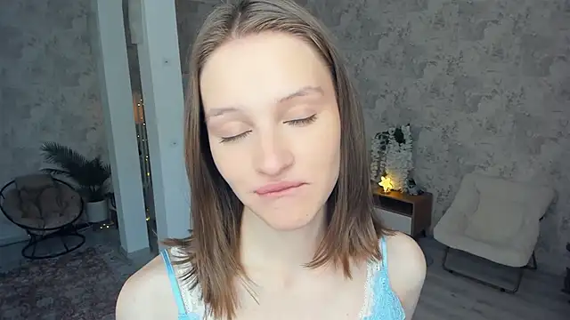 Snapshot of LianneBynon chatting on 26, 2, 2026 LianneBynon online show from 26, 2, 2026