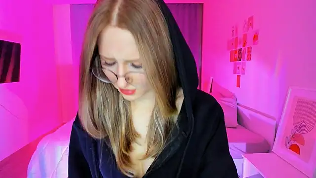 Vega Taylor online show from 3, 3, 2026