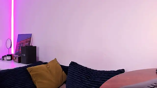 miabellee  online show from 10, 7, 2026